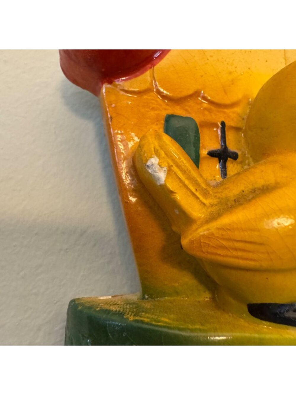 VTG Hand-Painted Wall Hook With Birdhouse Design Yellow Bird Green Base Red Roof - Picture 2 of 10